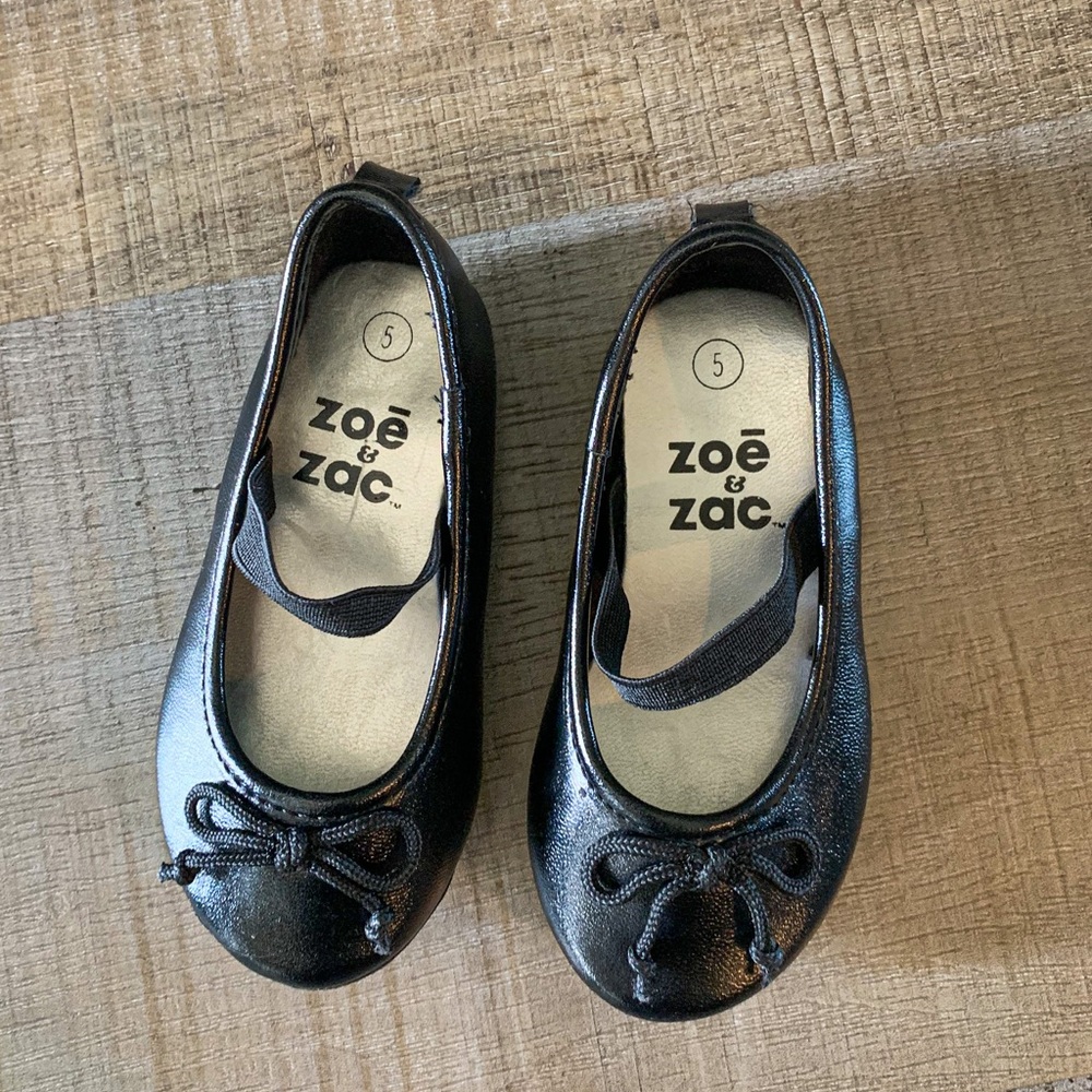 Black toddler girl dress shoes. Toddler Size 5 EUC - Picture 2 of 5
